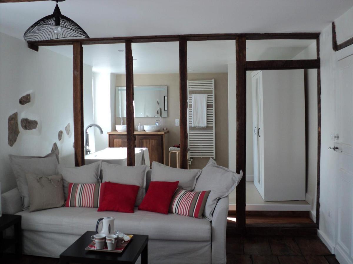Chalbonia Bed and Breakfast Louhossoa Exteriör bild